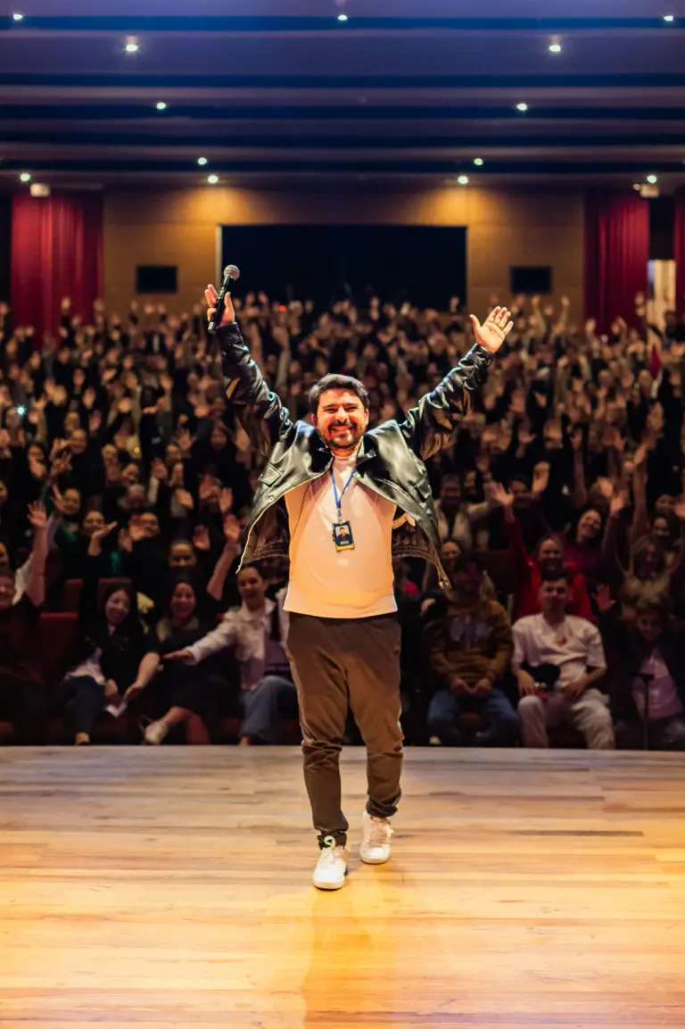 Menino do RH durante apresentação